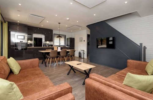 Looe Cabina | Cardinham Lodge : 3 bedroom - max 6 occ - VP5