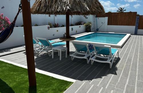 Oranjestad Casa | Caribbean Breeze- 4 Bedroom- 4 ensuite bathrooms