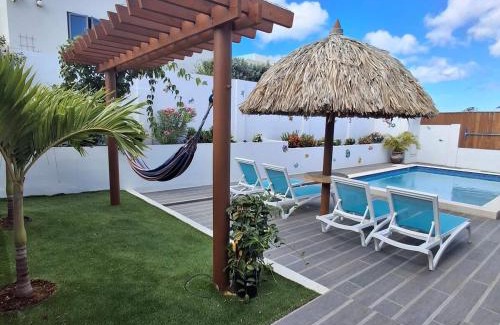 Oranjestad Casa | Caribbean Breeze- 4 Bedroom- 4 ensuite bathrooms
