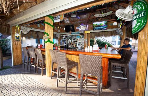 Hollywood Hotel | Caribbean Resort by the Ocean