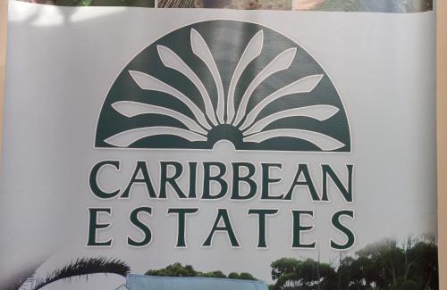 Port Edward Chalet De Esquí | Caribbeans Estates Villa 45 Calypso Drive