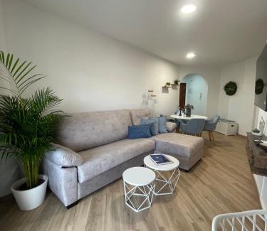 Carihuela Apartamento | Carihuela Beach I by Holiday Homes Málaga