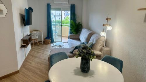 Carihuela Apartamento | Carihuela Beach I by Holiday Homes Málaga