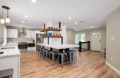 Carmel Casa | Carmel Lodge-Sleeps 25, By Grandpark, Indy<10mi