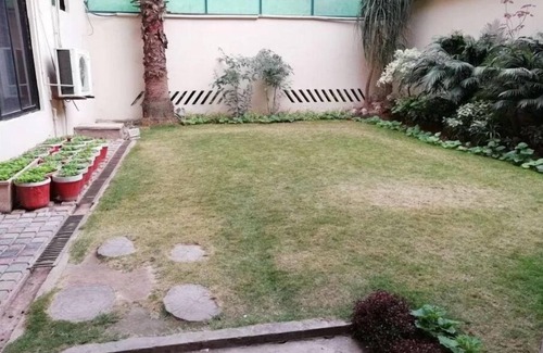 F-7 Sector Casa | Carnations Suites - Habitaciones de lujo en el corazón de Islamabad !!
