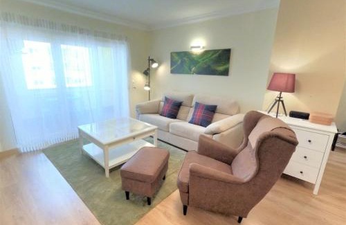 Linda-a-Velha Apartamento | Carnaxide modern T1 apartment w balcony in Carnaxide Oeiras Lisbon