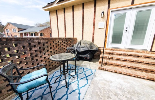 Santee Casa | Carolina Bea Hive: Lakeside Modern Home+Games+Dock