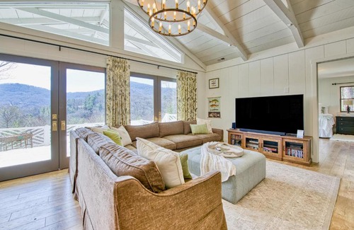 Cashiers Casa | Carolina Views