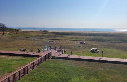 Oscoda Casa | Carpe Diem 365 - Very Cute Lakefront Condo!