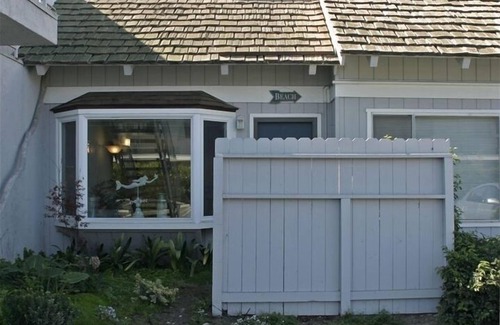 Carpinteria Condominio | 'Carpinteria Beach' condominio de un dormitorio una cuadra de la playa