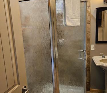 Golden Apartamento | Carriage House - 2 suites- HIKE & REST - EV plug