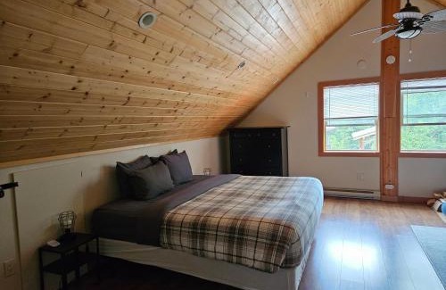 Golden Apartamento | Carriage House - 2 suites- HIKE & REST - EV plug