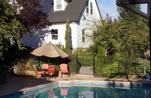 North Auburn Cabaña | Carriage Loft - HOT Gran spa, cocina completa, piscina, unidad privada.