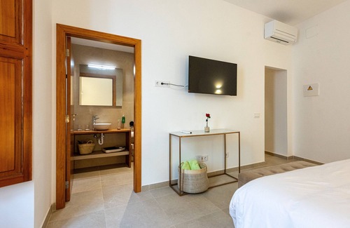 Sineu Hotel | CAS CATALÀ - JUNIOR SUITE VC - Beautiful room in a boutique hotel with city views, share