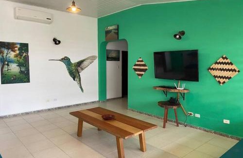 Leticia Apartamento | Casa 1090 ubicada cerca a todo.