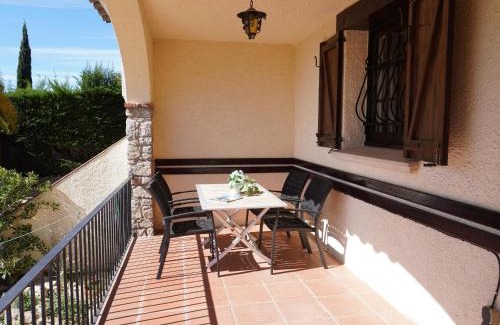 Torroella de Montgri Casa | Casa a Solric con piscina compartida, 3 habitaciones, cerca de L'Estartit y playas - ES-323-40