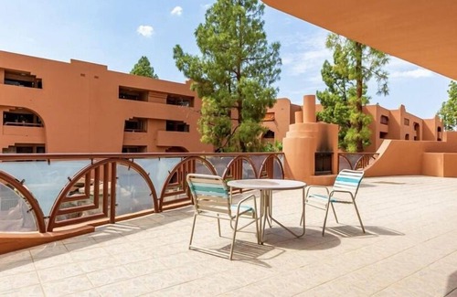 Paradise Valley Village Condominio | CASA ACACIA-Camelback Mtn view at Anasazi Village
