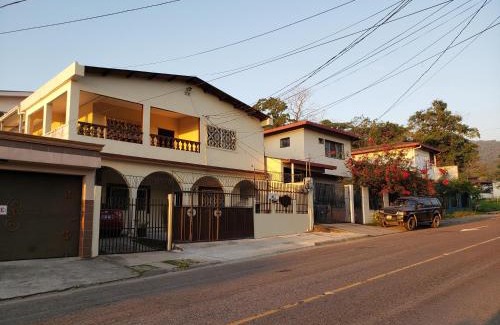 San Pedro Sula Hotel | Casa Altamira