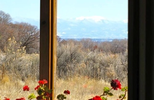 El Rito Casa | Casa Ambrosia: casa única de Adobe con vistas a la montaña en un hermoso valle del río