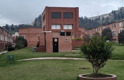 Soacha Casa | CASA AMOBLADA DE 3 PISOS, 2 BAÑOS, 4 HABITACIONES,