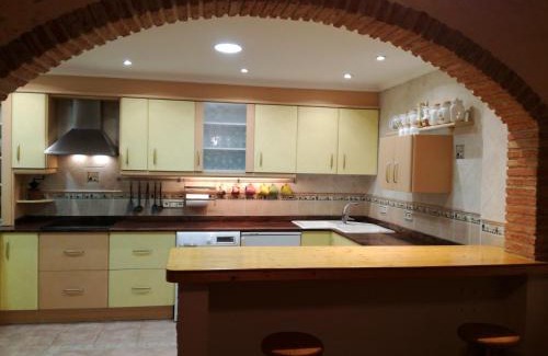 Biar Casa | Casa Axier Chalet con encanto, piscina privada, calefacción y chimenea