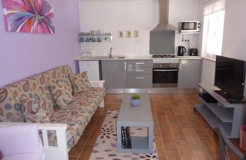 Aguda Apartamento | Casa Azul self-catering apartment with gorgeous biological swimming pool