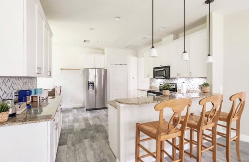 Greater Palm River Point CDC Villa | Casa Azul Tampa - 5BR Waterfront Villa w/ Pool