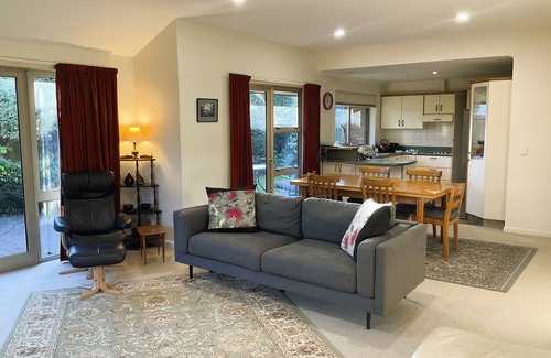 Nelson Casa | Casa Bella - Nelson City Holiday Home