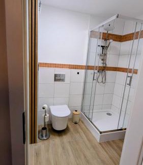 Dohma Apartamento | CASA BENJI Dohma - geräumige FeWo - Familien - Parkplatz - Waschmaschine