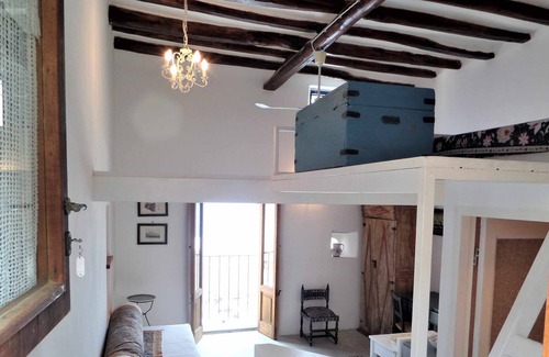 Malfa Apartamento | Casa Blanca: a pocos pasos del mar, en el pequeño puerto de Malfa