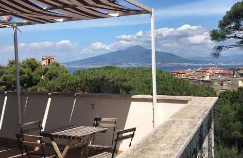 Sorrento Historic Centre Apartamento | Casa Bice Amazing view of Vesuvius with Pool