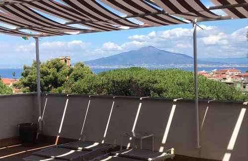 Sorrento Historic Centre Apartamento | Casa Bice Amazing view of Vesuvius with Pool