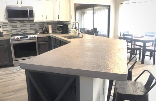 Sierra Vista Casa | Casa Blanca Retreat, 3 BR Home w/ A/C & Free Wi-Fi