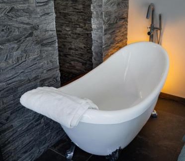 Bajura Apartamento | Casa Brisa del Mar - Steps to Montones Beach