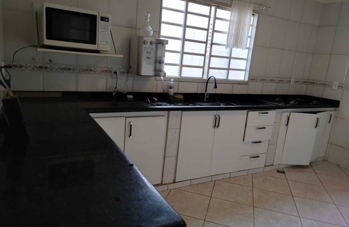 Aguas Claras Casa | Casa c/ Jardim p Alugar c/ 6 Dormitórios, no Coração do DF em Brasília Brasil