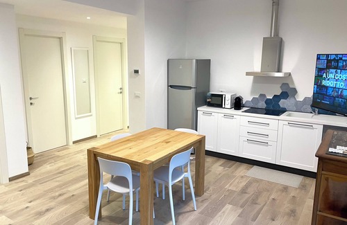Calice Ligure Apartamento | Casa Candida, Apartment Dina: Elegance and Comfort in the Heart of Liguria