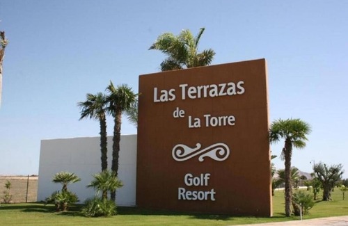 Torre-Pacheco Apartamento | Casa Carlitos, 2-bed apartment with large terrace overlooking golf views