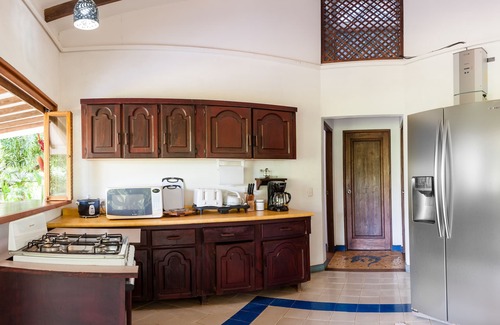 Portalón Casa | Casa Cedro - Portasol Vacation Rentals