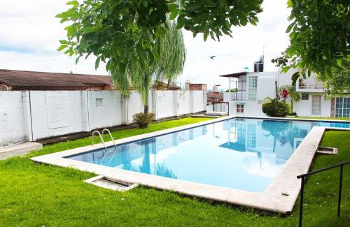 Tezoyuca Casa | Casa Chinelo Alberca Wifi cerca hospital ISSSTE UTEZ DIEZ