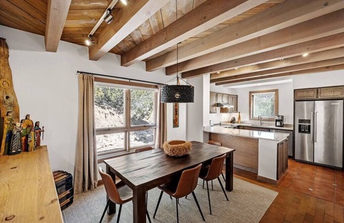 Nambe Pueblo Casa | Casa Colibri - Luxury Retreat with Mountain Views