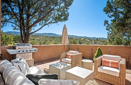 Nambe Pueblo Casa | Casa Colibri - Luxury Retreat with Mountain Views