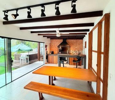 Morrinhos Casa | Casa com jacuzzi a 150 metros do mar