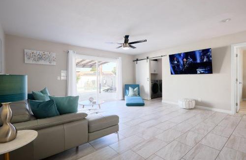 New Papago Parkway Casa | Casa Con Casita - Private Pool - 8 min to Old Town