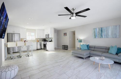 New Papago Parkway Casa | Casa Con Casita - Private Pool - 8 min to Old Town