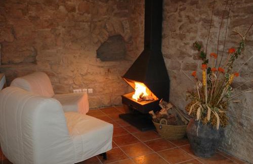 Montsonis Apartamento | Casa con chimenea y vista al valle - Cal Valeriet