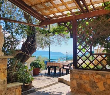 Fezzano Casa | Casa con Giardino e Vista Mare