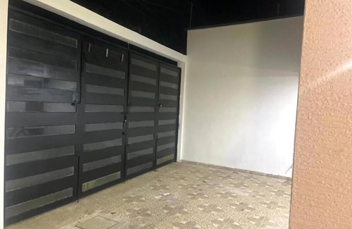 San Martin Casa | Casa con piscina en zona urbana