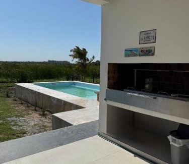 Corrientes Casa | Casa con Piscina sobre Laguna Brava - Tranquilidad y Naturaleza en Barrio Privado