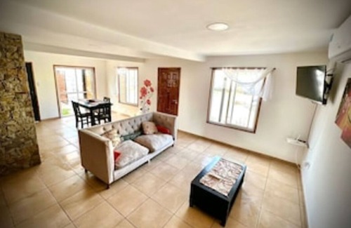 Maipú Casa | casa con quincho y piscina montañas del oeste