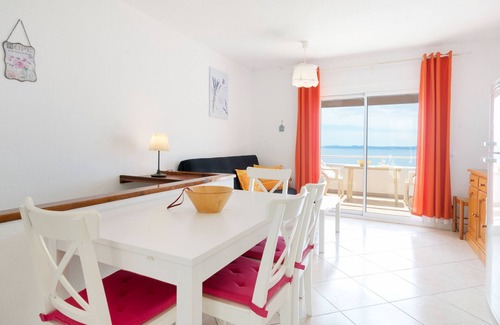 Almadraba-Canyelles Villa | "Casa con Vistas al Mar y Piscina 18" con vistas al mar, piscina compartida, balcón y terraza